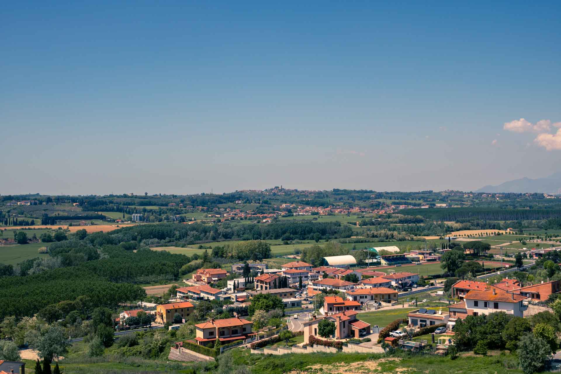 Peccioli vista su Valdera